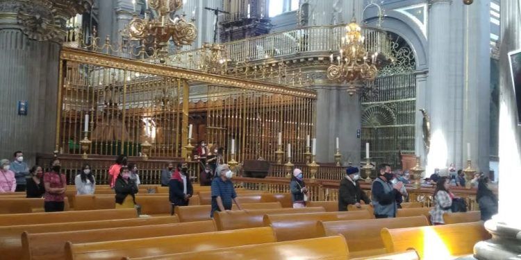 En la Catedral de Puebla realizan misa Guadalupana con aforo reducido 