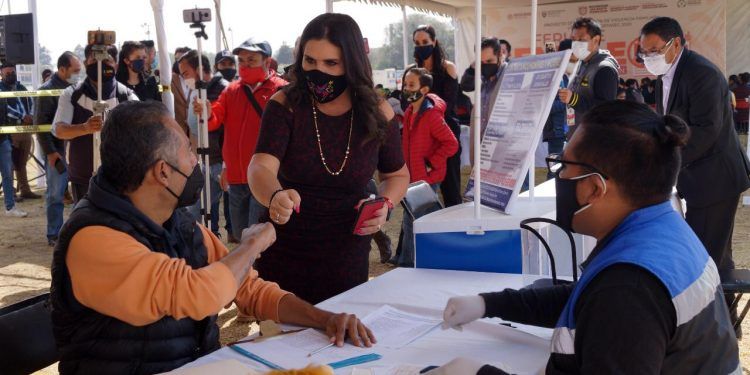 Inaugura Norma Layón Feria de Empleo en Texmelucan