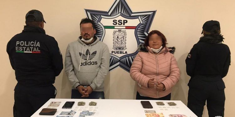 Pareja de narcomenudistas de «Los González» es asegurada en Amozoc