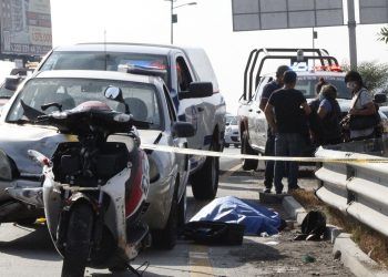Mujer motociclista muere arrollada en el Periférico de Puebla