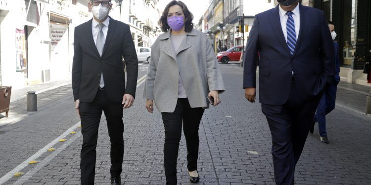 Claudia Rivera envía emisarios al Congreso