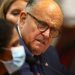 Rudy Giuliani, abogado personal de Trump, es hospitalizado por COVID-19