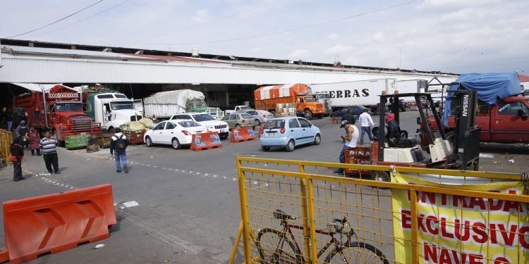 Hombre muere por infarto en el interior de los baños de la Central de Abasto