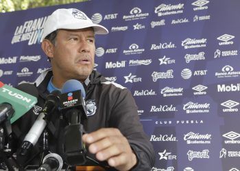 Confirma Club Puebla salida de Juan Reynoso