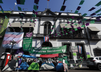 Aborda Congreso la Alerta de Género con feministas