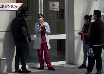 Médicos de Chiapas emprenden viaje a la Ciudad de México para apoyar a hospitales