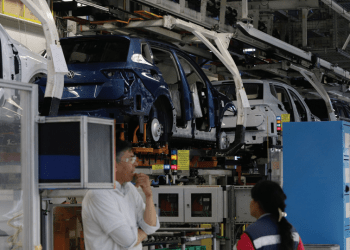 Urgen incentivos a empresas: patrones, sindicatos y expertos