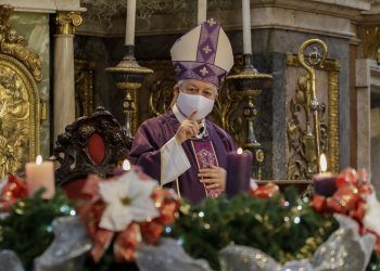 Arzobispo de Puebla pide a las familias celebrar en casa