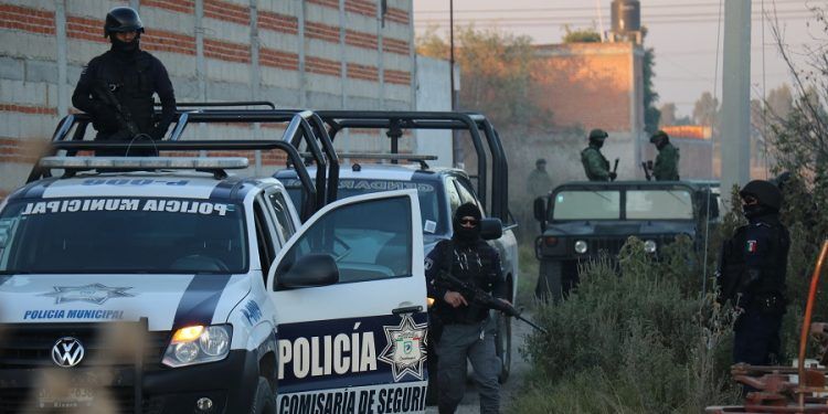 Decomisan 600 litros de gasolina en Tochimilco