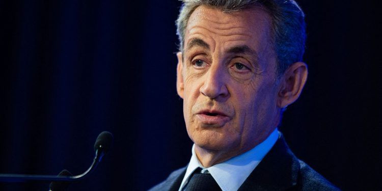 Fiscalía de Francia pide dos años de cárcel para Nicolas Sarkozy por corrupción