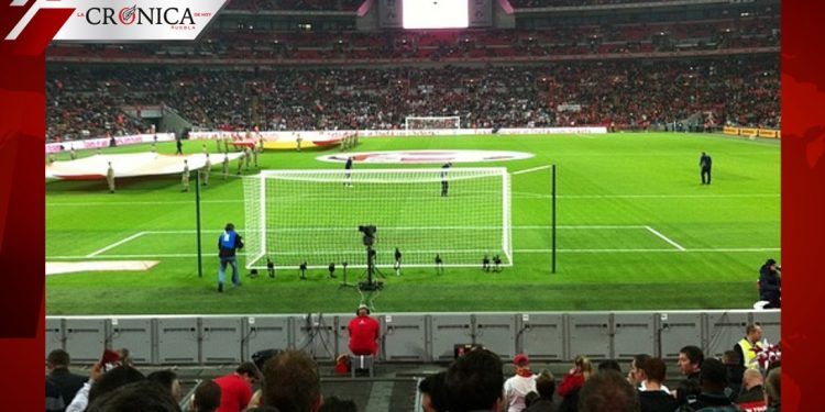 Casos de COVID-19 obligan a suspender partido entre el Fulham y el Tottenham