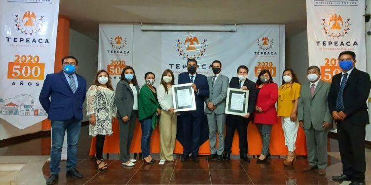 Ayuntamiento de Tepeaca recibe certificados antisobornos