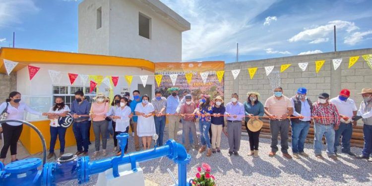 Alcalde de Tepeaca entrega obras por el progreso y desarrollo en la junta auxiliar Álvaro Obregón