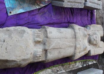 Descubren gran escultura prehispánica de mujer; posiblemente era gobernante