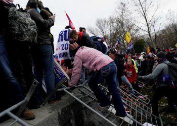 FBI alerta sobre la amenaza de «protestas armadas» en todo EE.UU