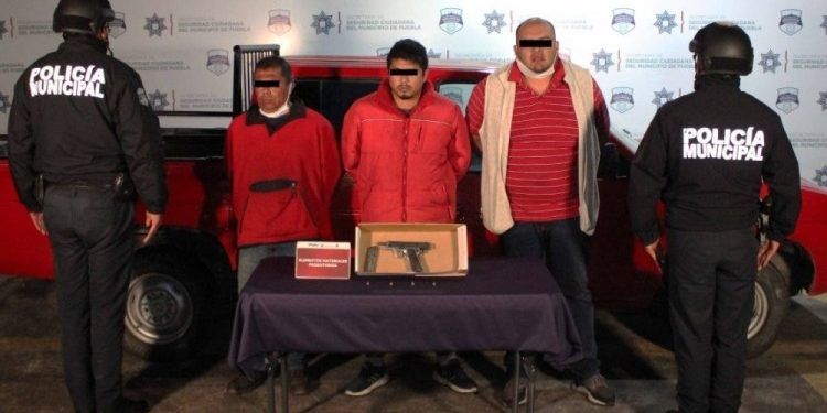Detienen a tres sujetos por portación de arma de fuego; uno sería administrativo de la SSP