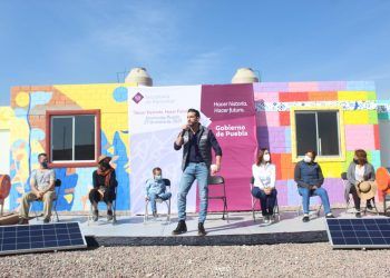Entregan las primeras dos casas sustentables en San Andrés Azumiatla