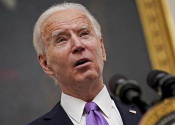 Biden decreta que pasajeros que lleguen a Estados Unidos deberán realizar cuarentena obligatoria