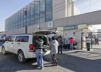 Hospitales del IMSS en Puebla al borde del colapso 
