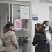 Ciudadanos acuden a farmacias poblanas para realizarse prueba COVID-19