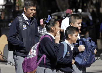 El regreso a aulas es inviable sin una vacuna para alumnos: Barbosa