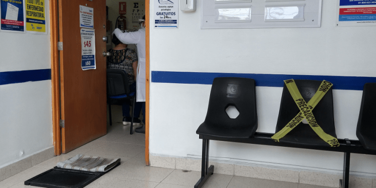 Los médicos de farmacias, la otra defensa ante el virus