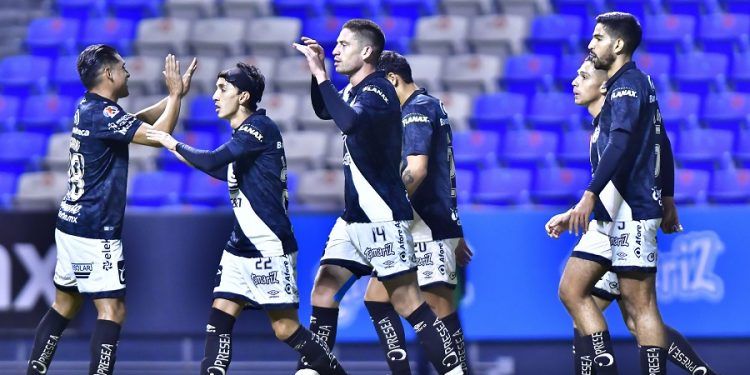 Inicia Club Puebla con empate de local ante Chivas