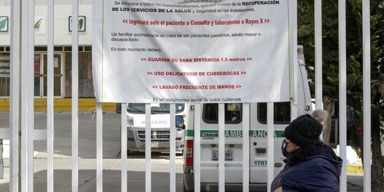 Vacuna Pfizer contra COVID-19 inmuniza contra nueva cepa B117: SSA