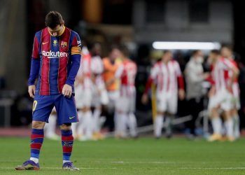 Messi es expulsado por primera ocasión como futbolista del Barcelona