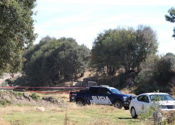 Motociclistas colisionan contra patrulla de Tránsito en el Bulevar 18 de noviembre