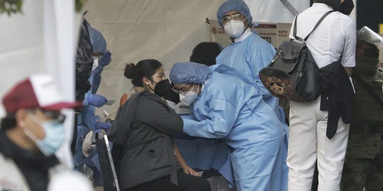 ISSSTE Puebla comienza aplicación de vacunas COVID-19