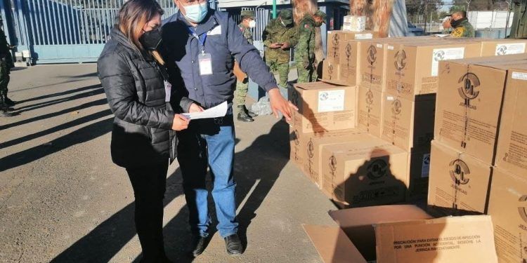 Llega a Puebla lote de vacunas anti COVID-19; comienza aplicación masiva este lunes