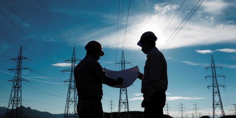 Envía AMLO iniciativa preferente a CFE y limita energía renovable