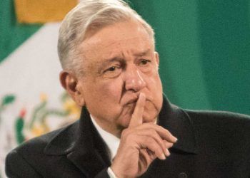 AMLO: «Se compraron barcos de gas licuado» para enfrentar apagones