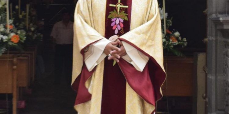 Restos del padre Froylán González se encuentran en Catedral de Puebla