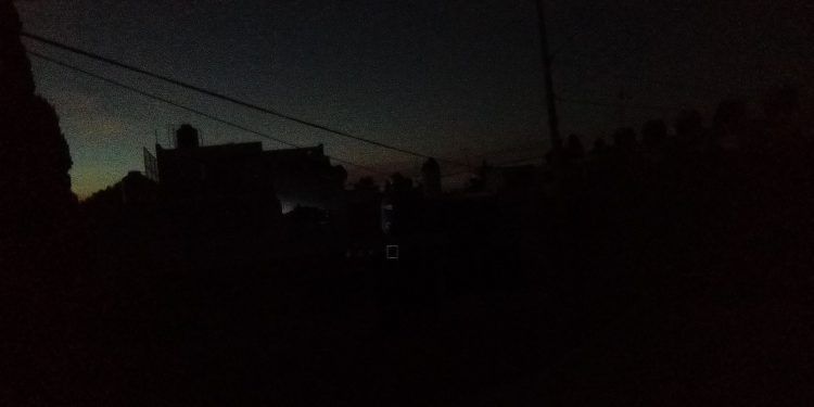 Por tercer día consecutivo continúan los apagones en colonias de Puebla