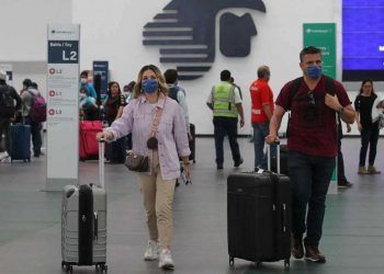 Cofepris autoriza laboratorios para pruebas Covid en el AICM