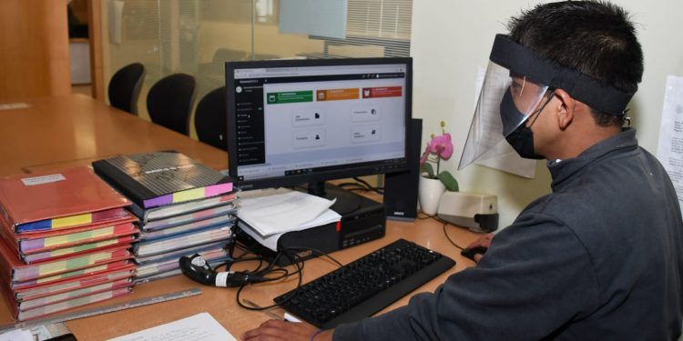 Inicia implementación de libros electrónicos en juzgados de Puebla 