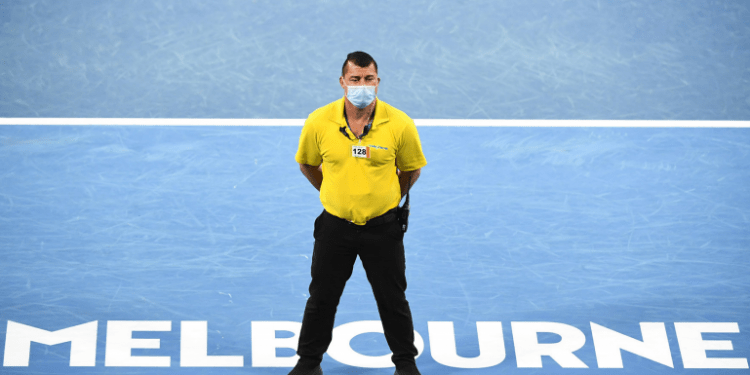 Australia detiene torneo por virus