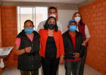Ayuntamiento de Cuautlancingo entrega casa del programa «Hacer Vivienda, Hacer Futuro»