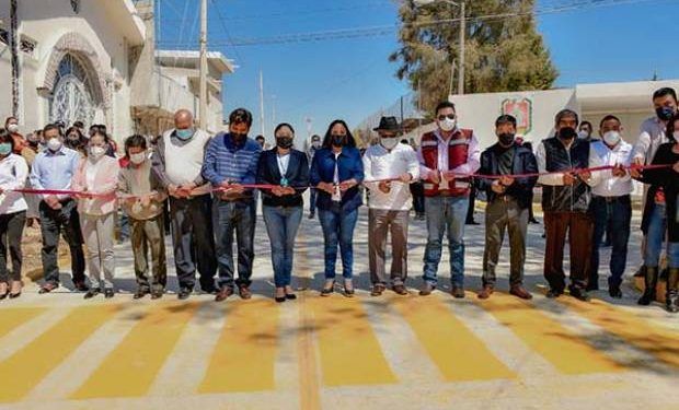 Ayuntamiento de Cuautlancingo entregó obras de pavimentación y adoquinamiento