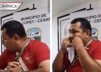 Difunden clip de alcalde de Colombia que usó cubrebocas como hilo dental