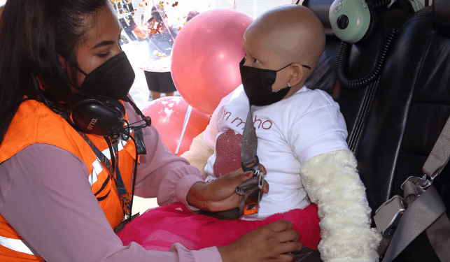 Hannia cumple su sueño y vuela como las mariposas