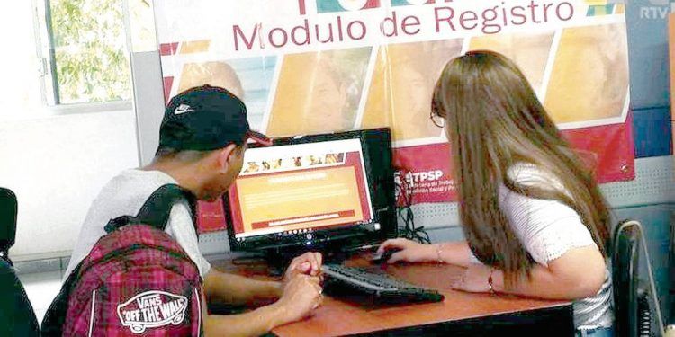 Hallan irregularidades en becas y pensiones