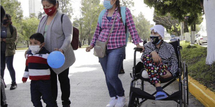 Muere cada 4 horas algún niño con cáncer