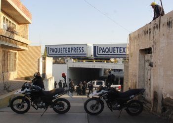 Unidades de transporte público colisionan frente a Plaza Loreto