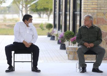 Próxima semana inicia vacunación de adultos mayores en Puebla: AMLO