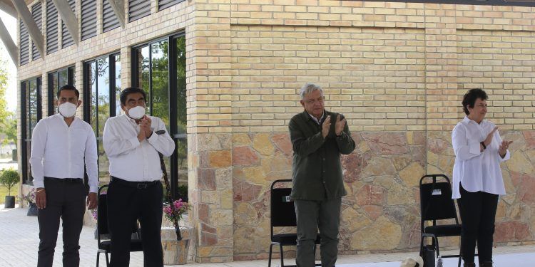 Anuncia AMLO construcción de Banco del Bienestar en Zinacatepec