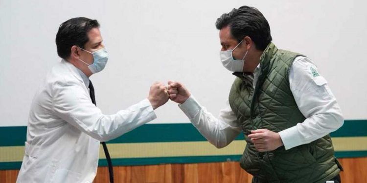 A un año de que inicio la pandemia, Zóe Robledo agradece el trabajo de profesionales de la salud