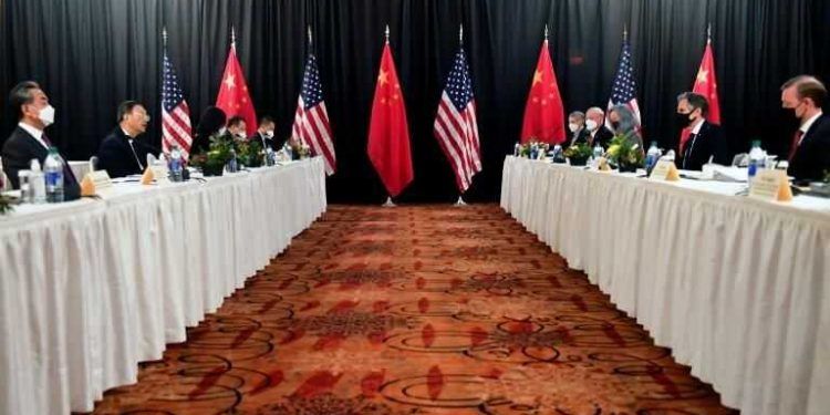 EE.UU y China se pelean a gritos en su primera cumbre de la era Biden